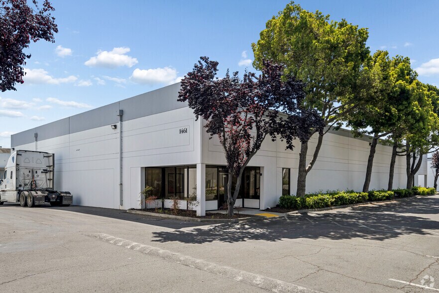 1431-1437 Doolittle Dr, San Leandro, CA à louer - Photo du bâtiment - Image 2 de 6