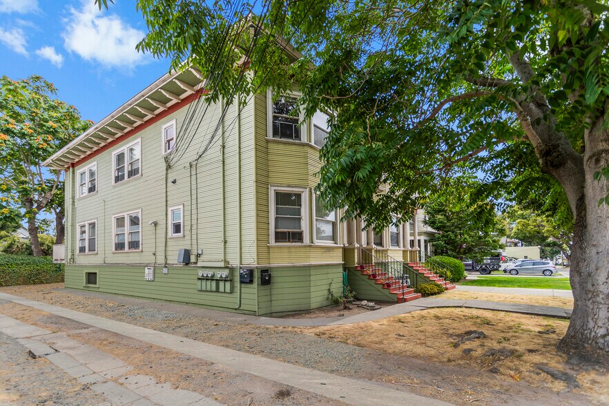954 Park St, Alameda, CA à vendre - Photo du bâtiment - Image 3 de 24