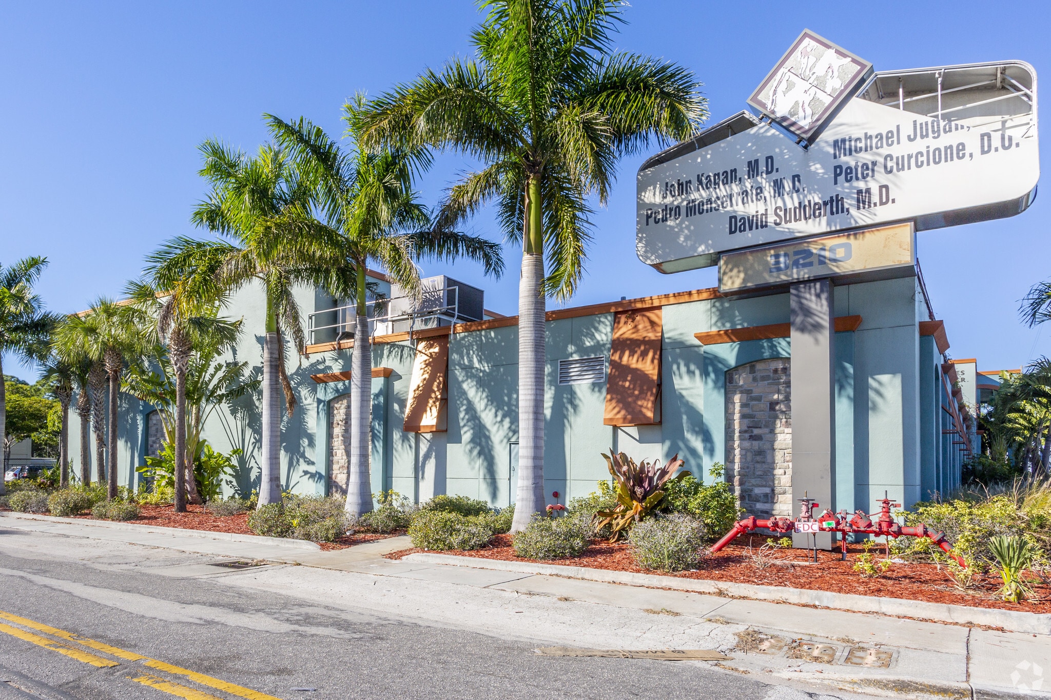 3210 Cleveland Ave, Fort Myers, FL for lease Primary Photo- Image 1 of 6