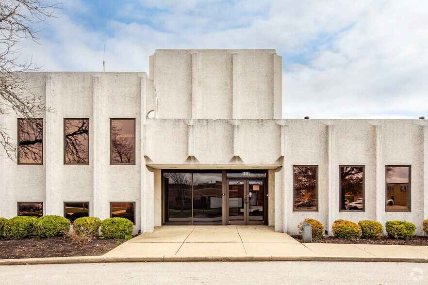 1645 Birchwood Ave, Des Plaines, IL à vendre - Photo du bâtiment - Image 2 de 7