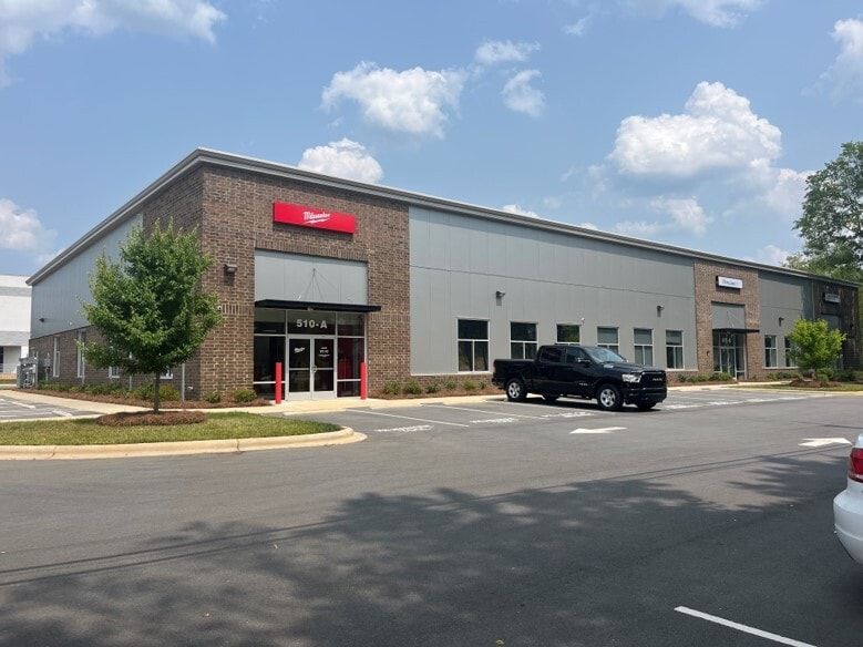 510 Eagleton Downs Dr, Pineville, NC for lease - Building Photo - Image 1 of 6
