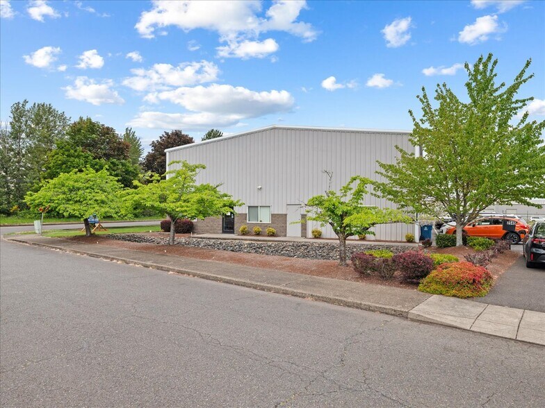 2545 Aerial Way SE, Salem, OR à vendre - Photo du bâtiment - Image 3 de 24