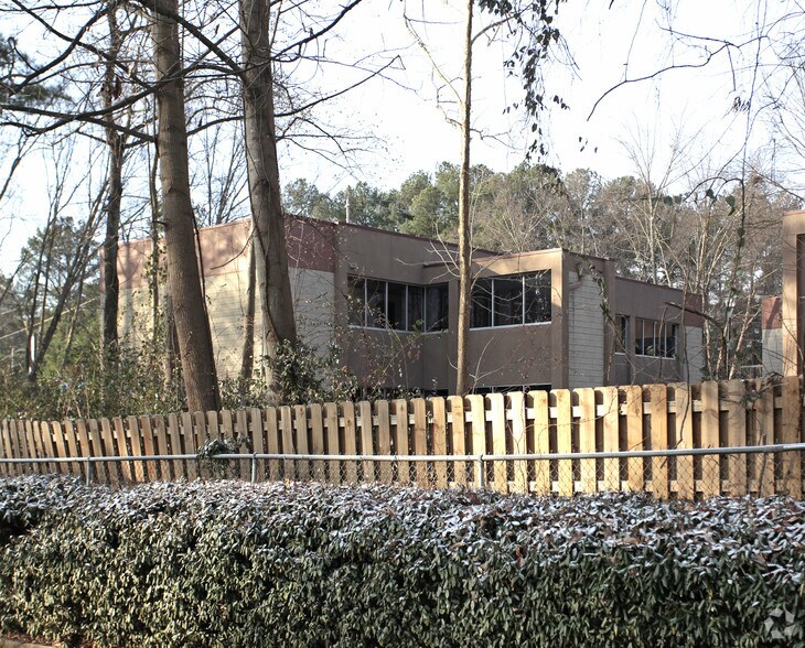 777 Franklin Rd SE, Marietta, GA à vendre - Photo du bâtiment - Image 3 de 4