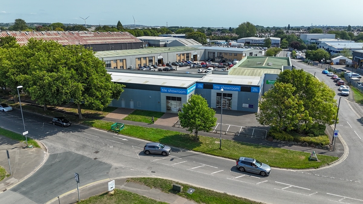 Ascot Dr, Derby for lease Building Photo- Image 1 of 3