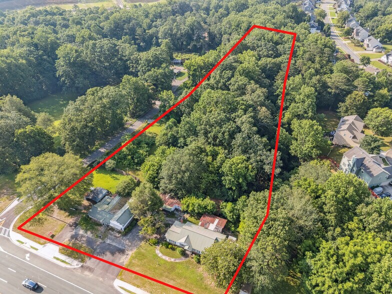 4072 Cumming Hwy, Canton, GA à vendre - Photo du bâtiment - Image 1 de 13