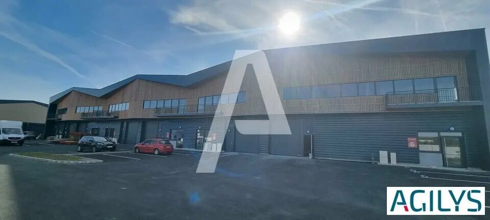 Flex in Moissy-Cramayel for sale - Building Photo - Image 1 of 11