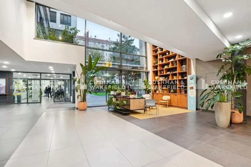 157 Avenue Pierre Brossolette, Montrouge à louer - Hall d’entrée - Image 3 de 21
