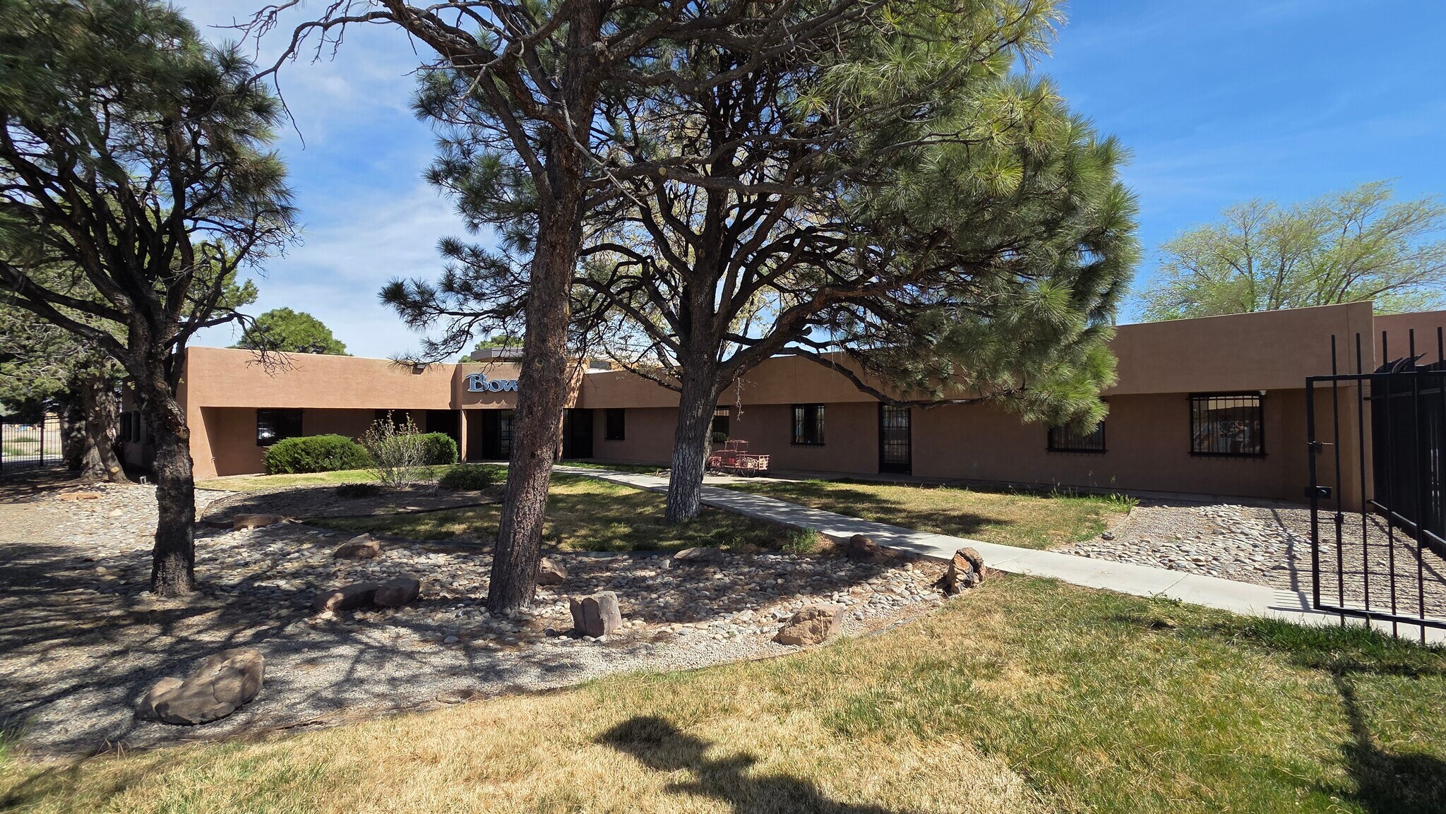 136-150 Louisiana Blvd NE, Albuquerque, NM à vendre Photo principale- Image 1 de 17