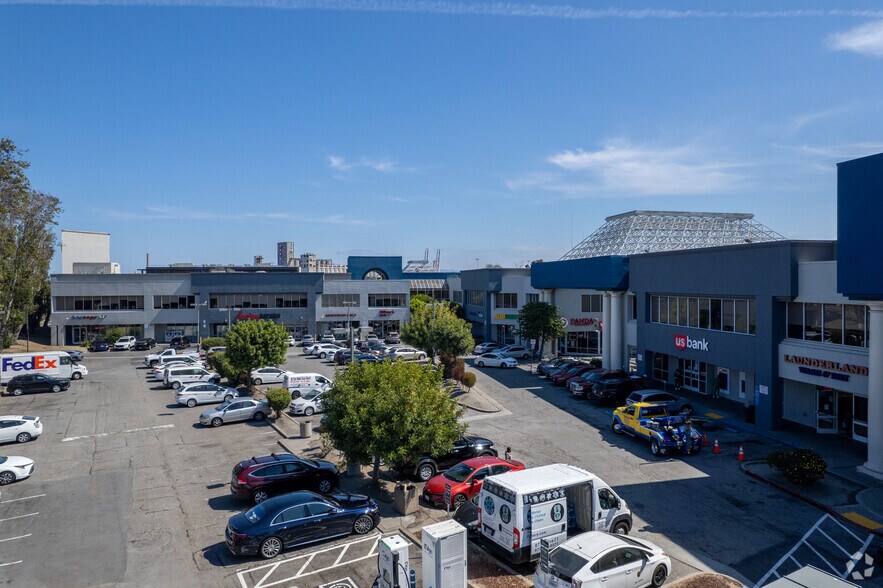 3801 3rd St, San Francisco, CA à louer - Photo du bâtiment - Image 1 de 23
