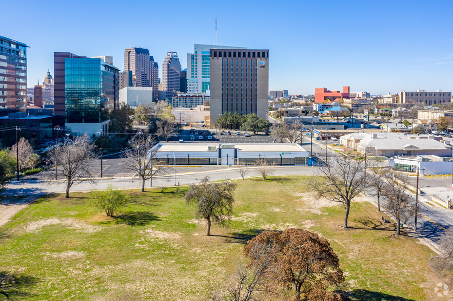 1126 N Saint Marys St, San Antonio, TX for lease - Aerial - Image 2 of 13