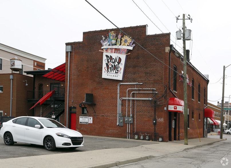 902 E Westfield Blvd, Indianapolis, IN for sale - Building Photo - Image 2 of 2