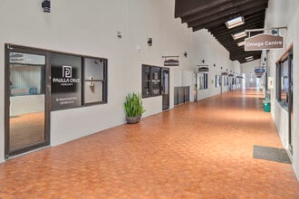 12811 Kenwood Ln, Fort Myers, FL for lease Interior Photo- Image 1 of 9