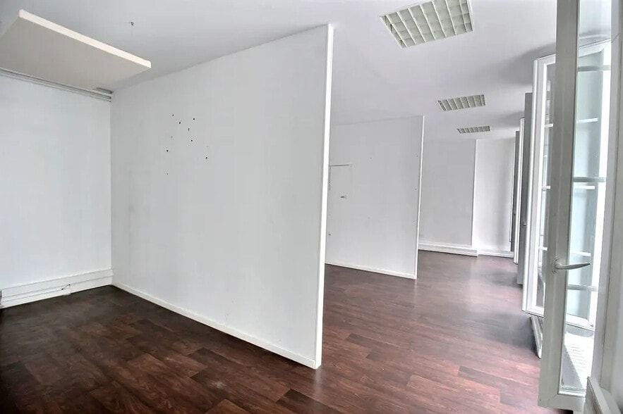 Bureau dans Paris à louer - Photo du bâtiment - Image 3 de 10