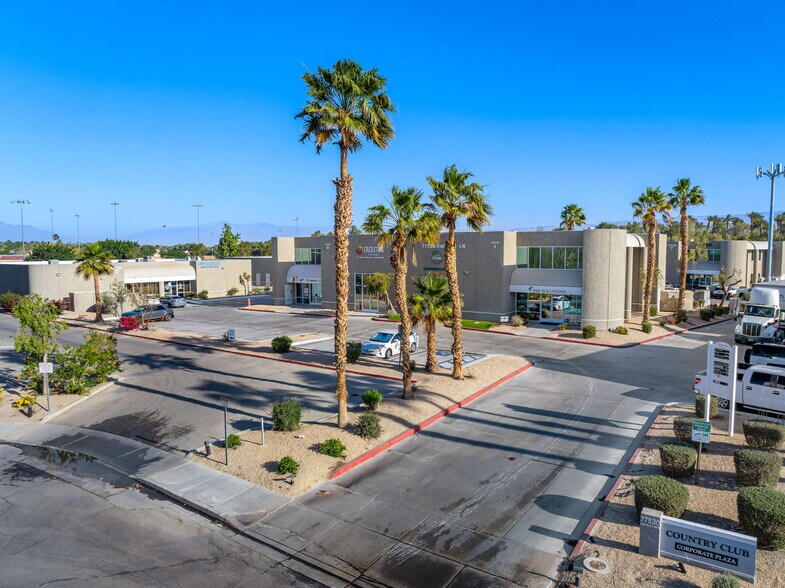 77530 Enfield Ln, Palm Desert, CA à louer - Photo du bâtiment - Image 3 de 14