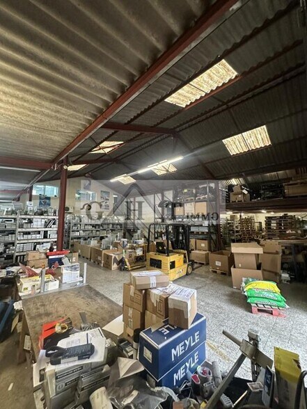 Industrial in Rosny-sous-Bois for sale - Interior Photo - Image 1 of 4