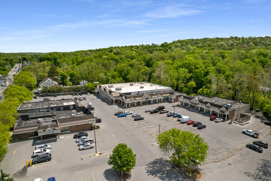 3 Maggiacomo Ln, Pleasant Valley, NY à vendre - Photo du bâtiment - Image 1 de 1