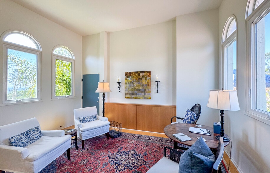 1165 Coast Village Rd, Montecito, CA for lease - Building Photo - Image 3 of 6
