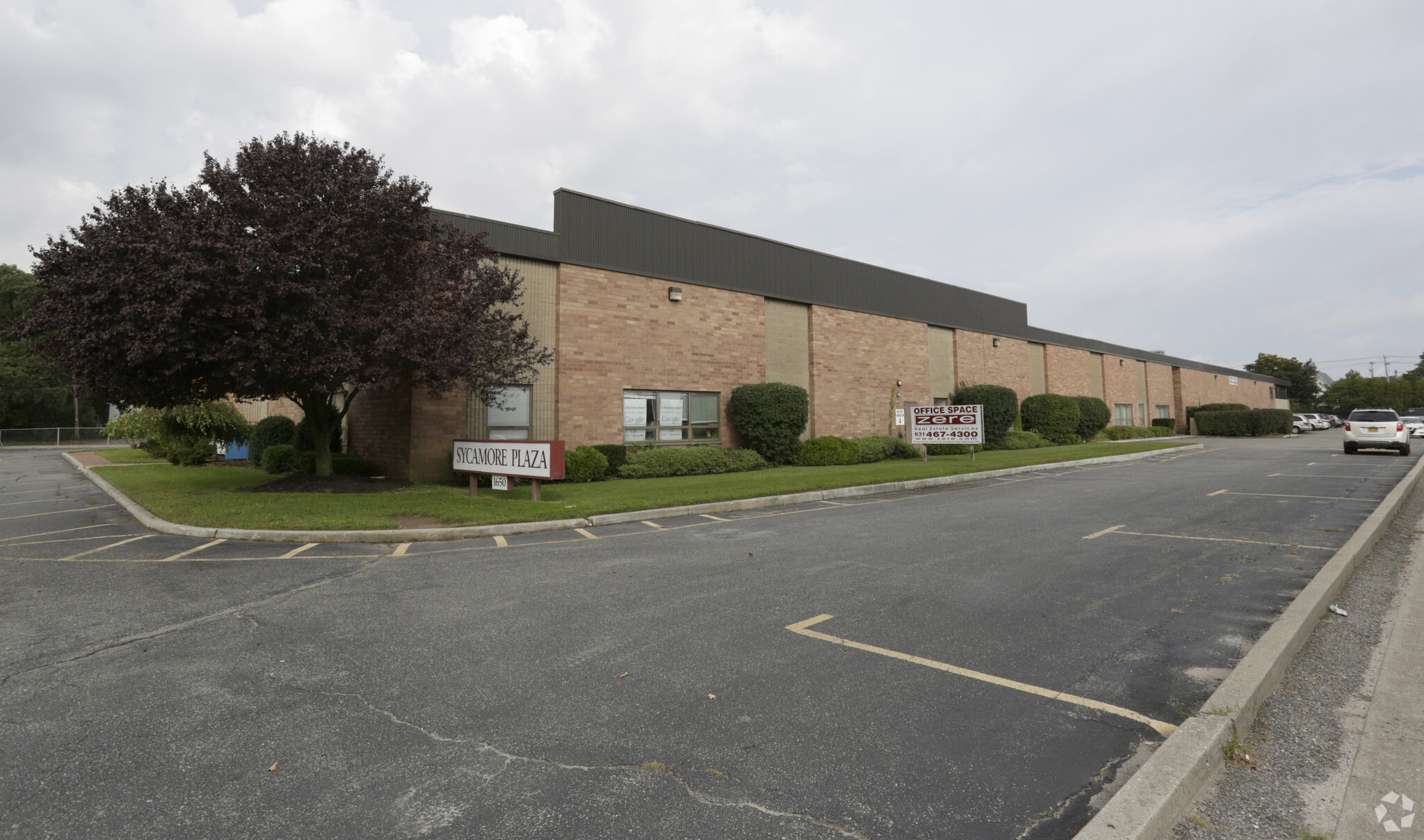 1650 Sycamore Ave, Bohemia, NY for lease Primary Photo- Image 1 of 24