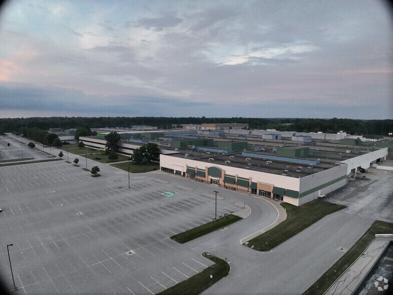 5455-5555 Darrow Rd, Hudson, OH à louer - Communauté Matterport - Image 2 de 27