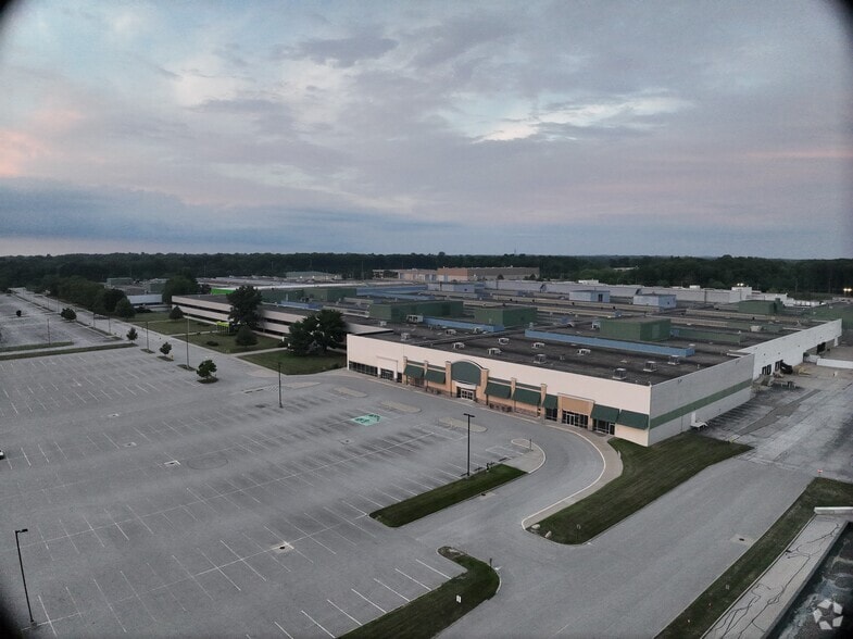 5455-5555 Darrow Rd, Hudson, OH for lease - Matterport Community - Image 2 of 27