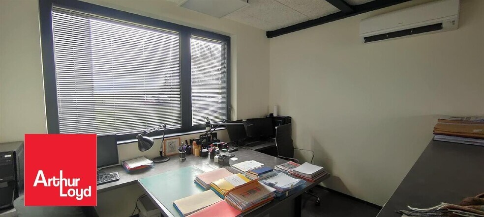 Office in Nogent-le-Phaye for lease - Interior Photo - Image 2 of 4