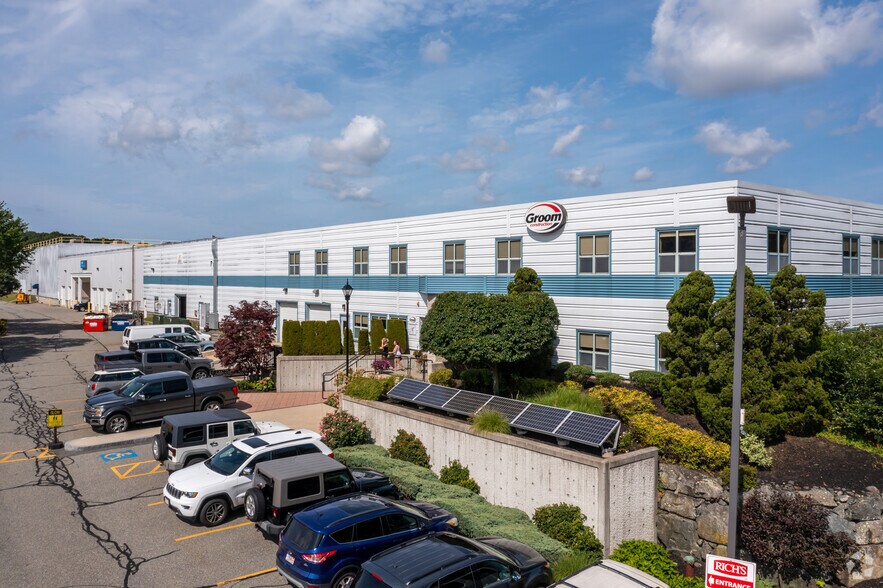 96 Swampscott Rd, Salem, MA à louer - Photo du bâtiment - Image 2 de 12