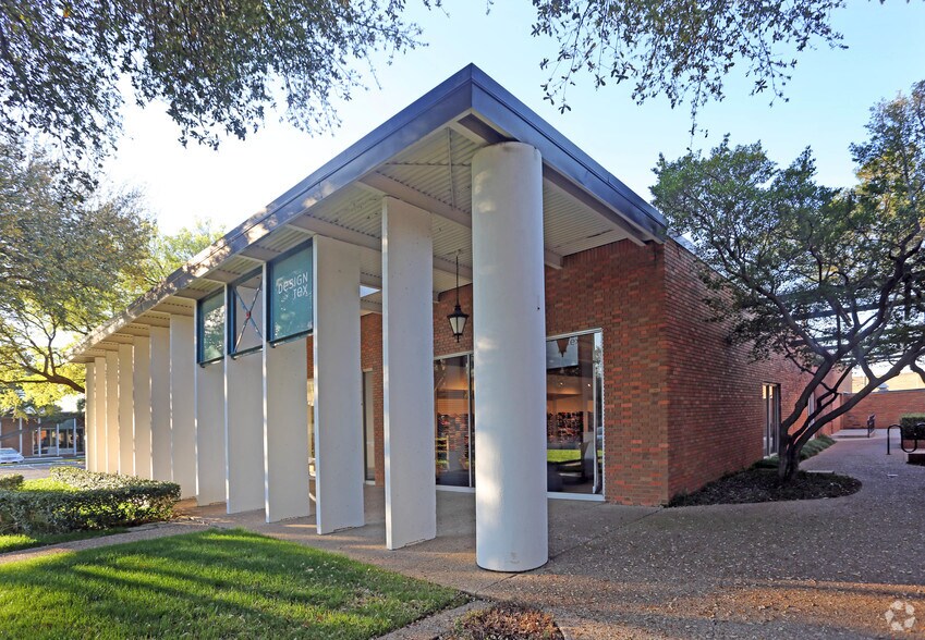 1617 Hi Line Dr, Dallas, TX à louer - Photo principale - Image 1 de 13