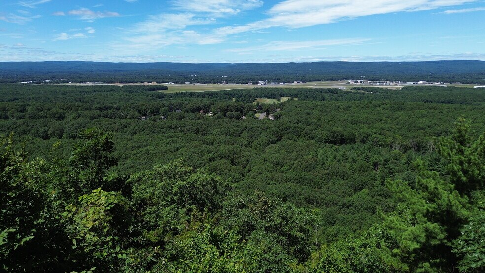 E Mountain Rd, Westfield, MA à vendre - Aérien - Image 1 de 8