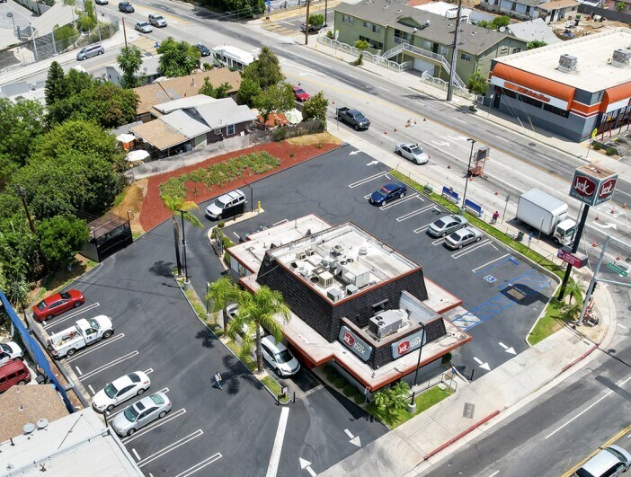 4253 E Cesar E Chavez Ave, Los Angeles, CA à vendre - Aérien - Image 2 de 3