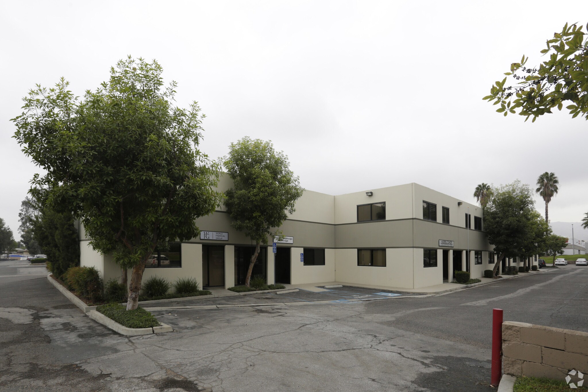 3267-3293 Trade Center Dr, Riverside, CA à louer Photo principale- Image 1 de 6