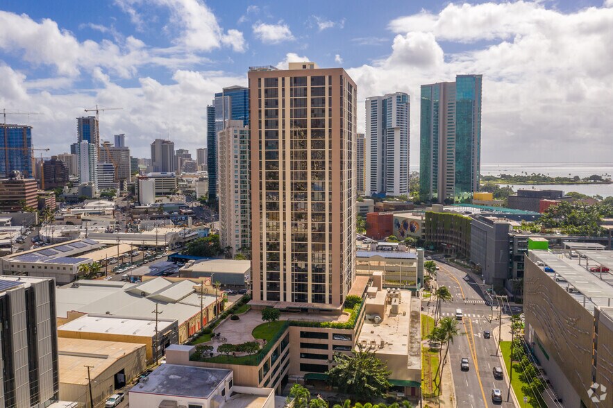 1050 Queen St, Honolulu, HI à louer - Photo du bâtiment - Image 2 de 5