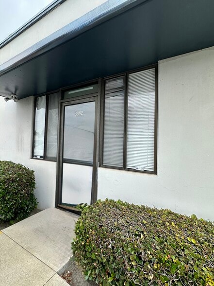 3330-3350 W Harvard St, Santa Ana, CA for lease - Building Photo - Image 2 of 13