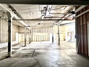 809 Edgewater St NW, Salem, OR for lease Building Photo- Image 2 of 17