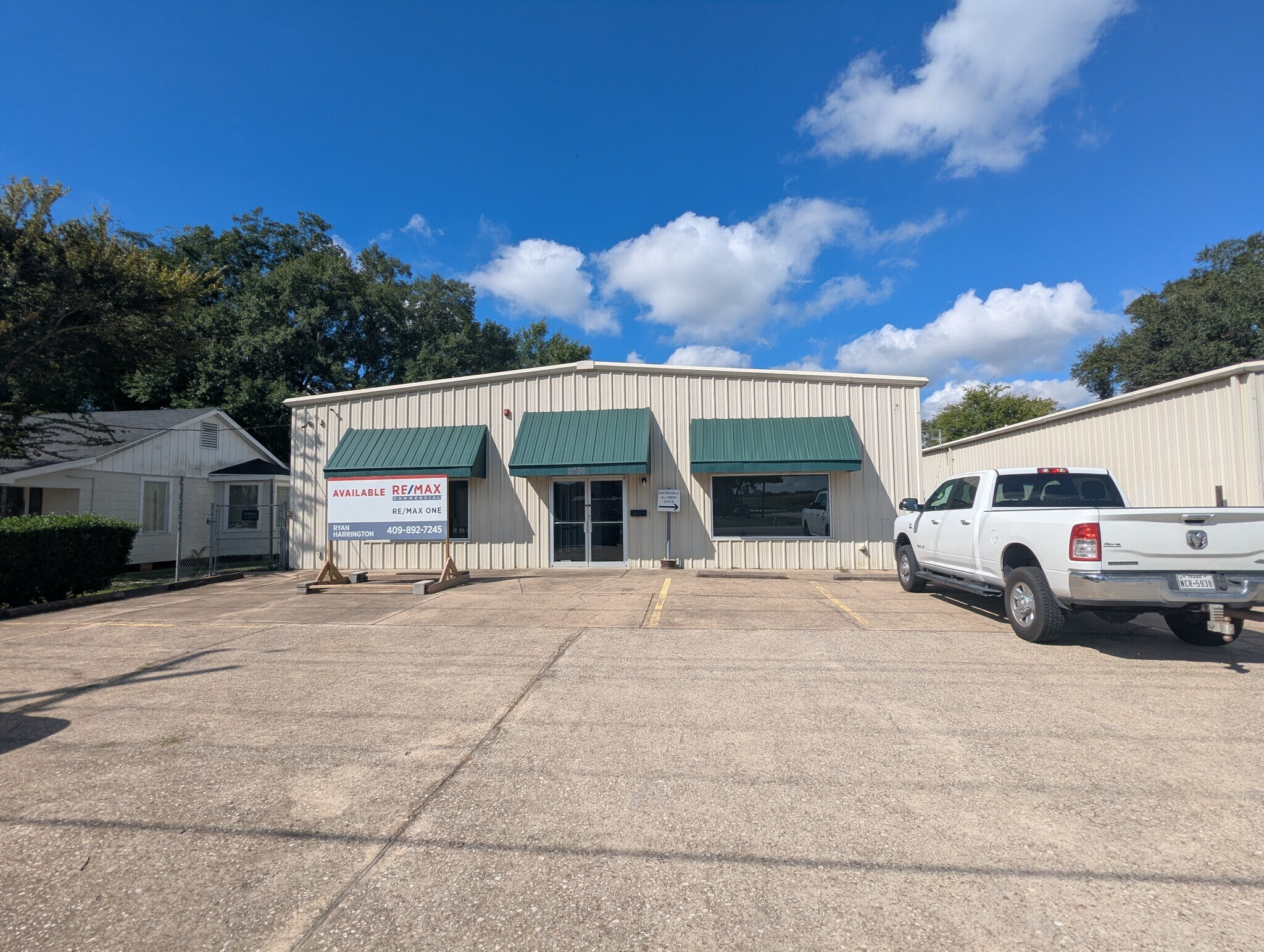 5805 Old Dowlen Rd, Beaumont, TX for lease Building Photo- Image 1 of 28