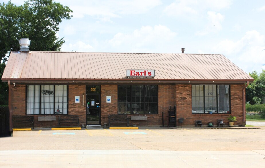 339 E Main St, Auburn, KY à vendre - Photo du bâtiment - Image 1 de 8