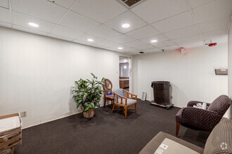 7516 W Irlo Bronson Memorial Hwy, Kissimmee, FL à louer Photo intérieure- Image 1 de 4