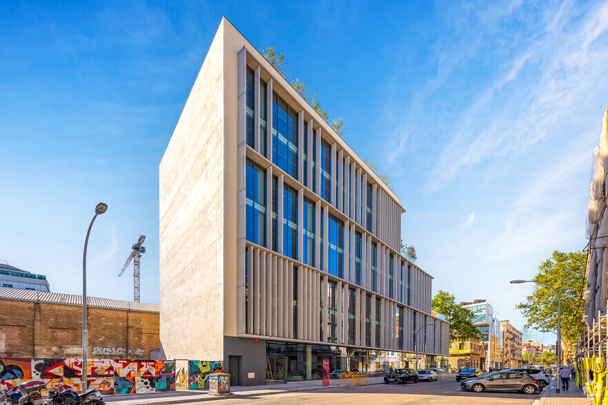 Carrer de Pere IV, 62, Barcelone, Barcelona à louer - Photo du bâtiment - Image 2 de 4