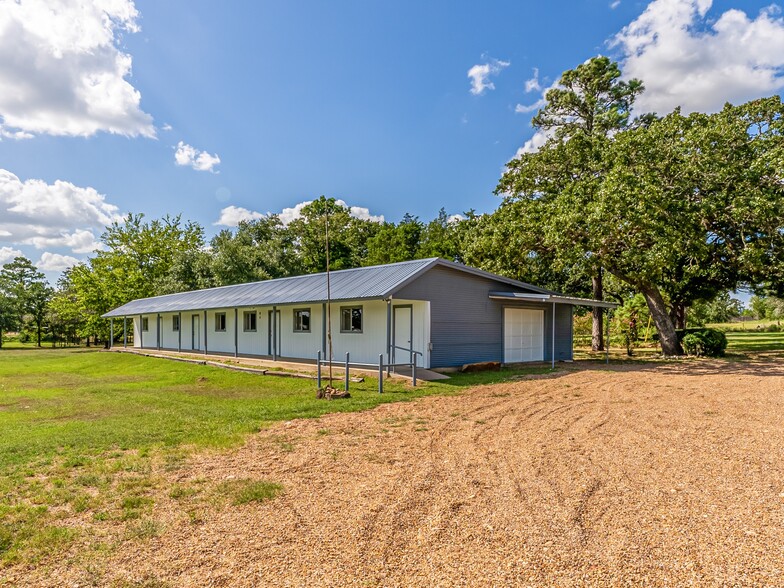 100 Alum Creek Rd, Smithville, TX à vendre - Photo du b timent - Image 1 de 1