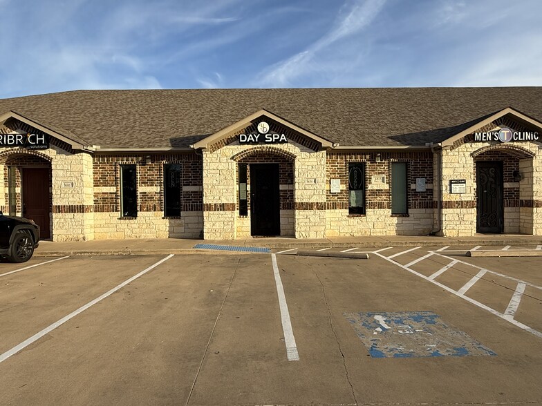 4815 State Highway 121, The Colony, TX à louer - Photo du bâtiment - Image 2 de 17