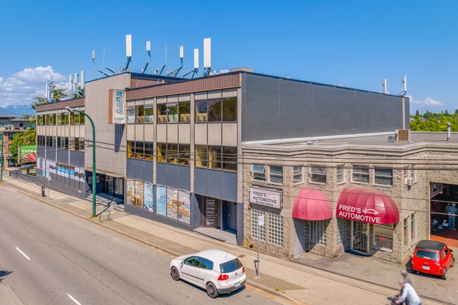 More details for 5506-5550 Fraser St, Vancouver, BC - Retail for Lease