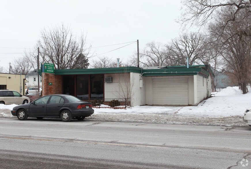 4400 N Oliver Ave, Minneapolis, MN for lease - Building Photo - Image 2 of 2