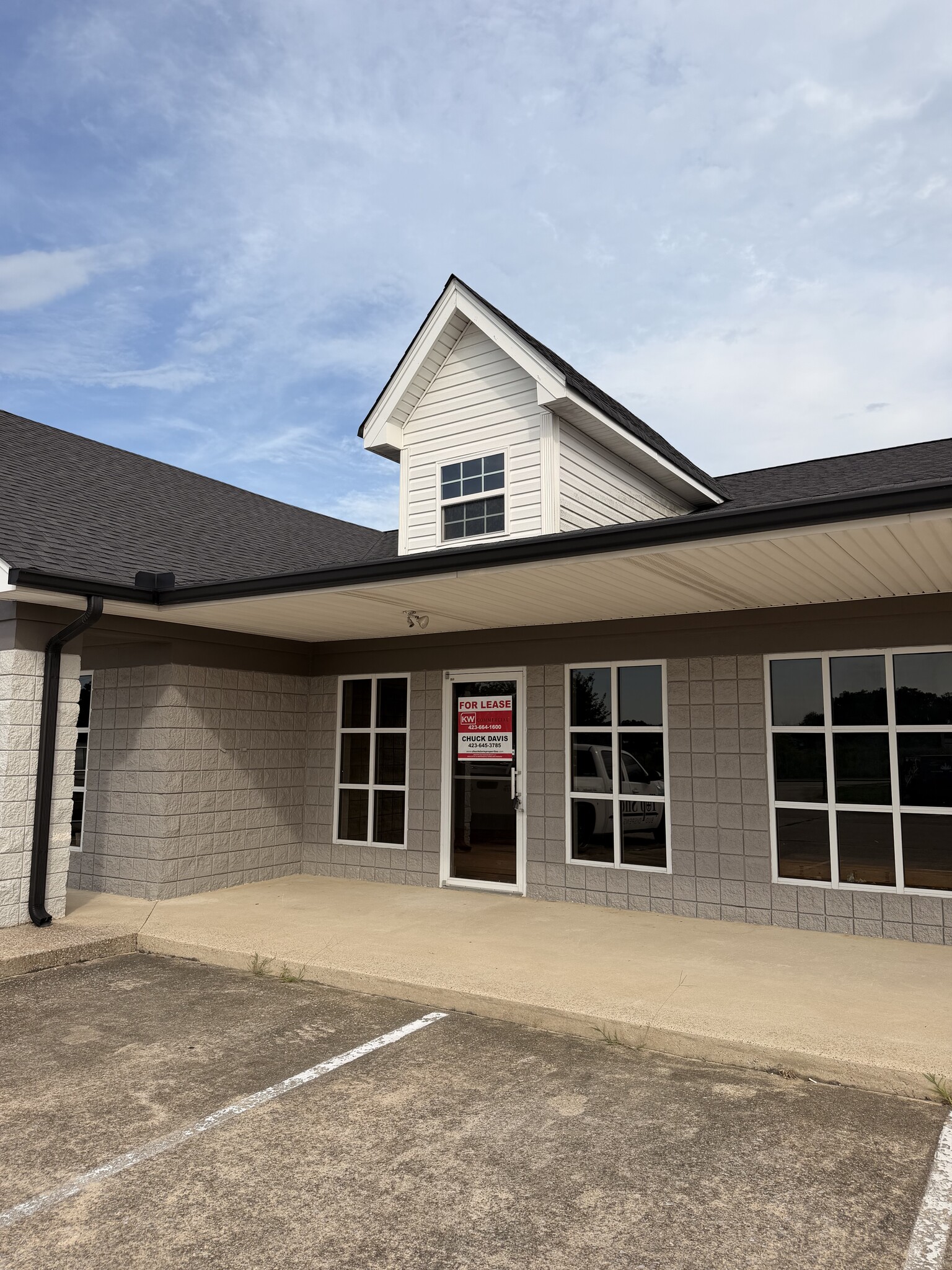 8505 Hixson Pike, Hixson, TN for lease Interior Photo- Image 1 of 3