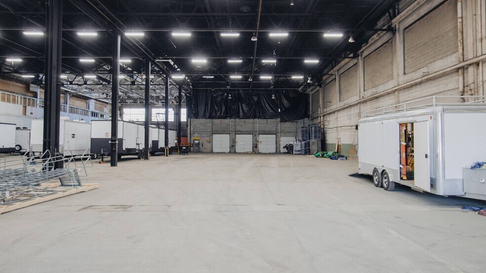 905 S Menard Ave, Chicago, IL à vendre - Photo du bâtiment - Image 2 de 9