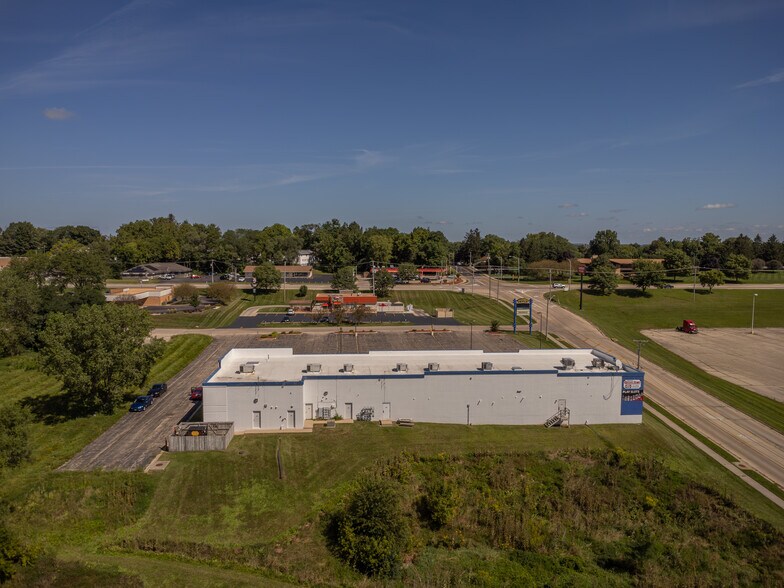 1750-1780 Rosenstiel Dr, Freeport, IL à vendre - Photo du bâtiment - Image 3 de 10