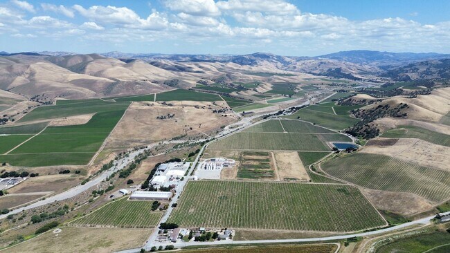 Plus de détails pour 385 Panoche Rd, Paicines, CA - Spécialité à vendre