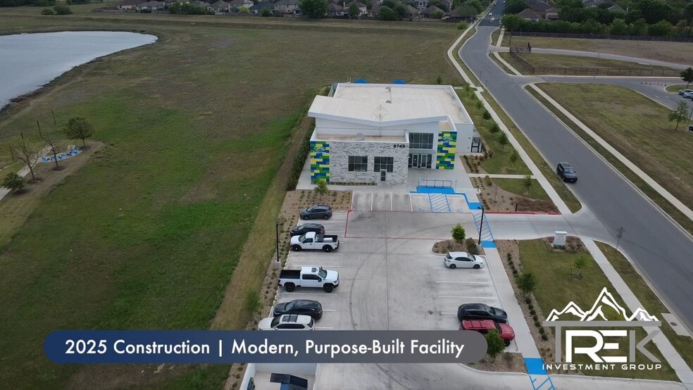 8749 Vertex Blvd, Austin, TX for sale - Commercial Listing Video - Image 2 of 6