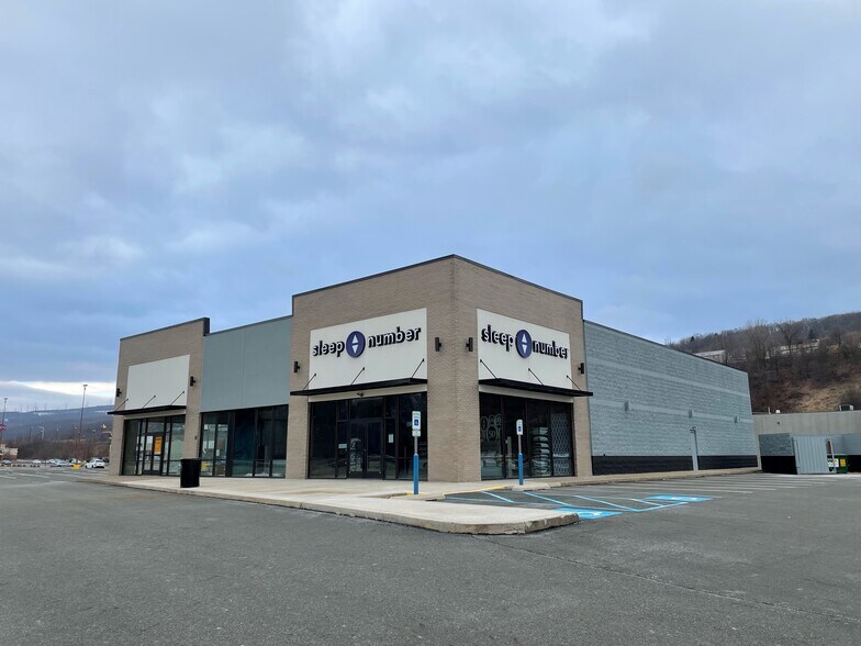 600-800 Commerce Blvd, Dickson City, PA à louer - Photo principale - Image 3 de 4