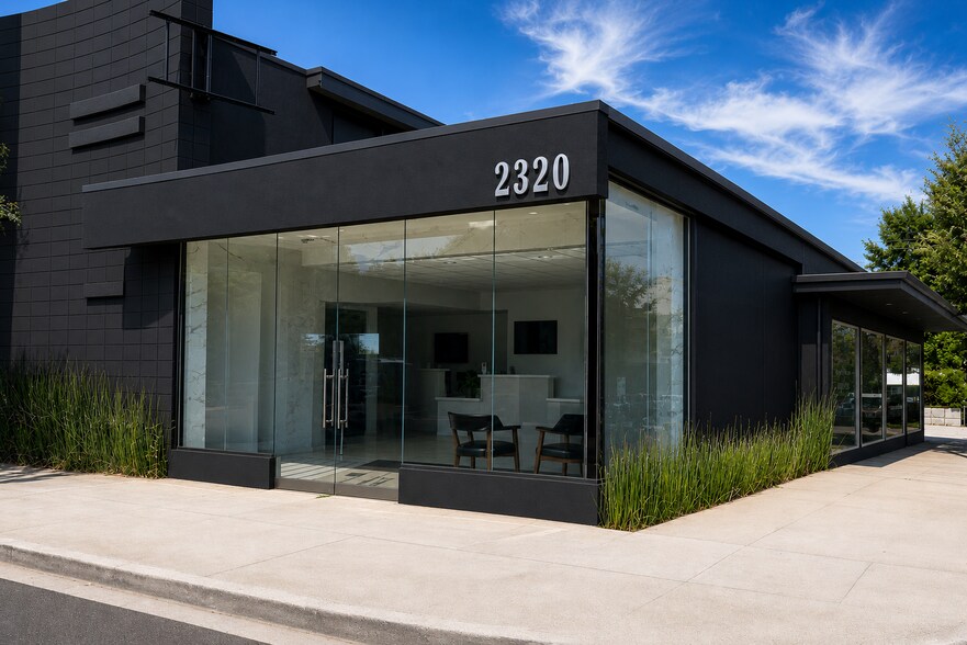 2320 S Robertson Blvd, Los Angeles, CA à louer - Photo du bâtiment - Image 1 de 13