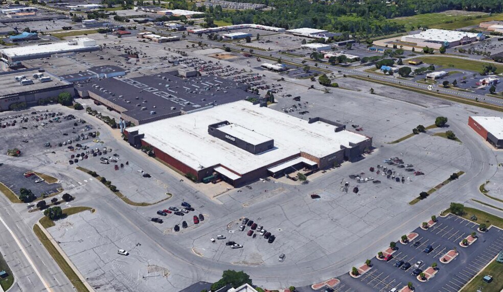 4900 Fashion Square Mall, Saginaw, MI à vendre - Photo du bâtiment - Image 1 de 2