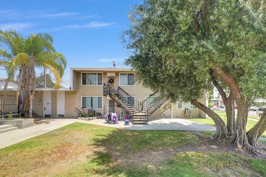 457 Alpine St, Upland, CA à vendre - Photo du bâtiment - Image 3 de 15